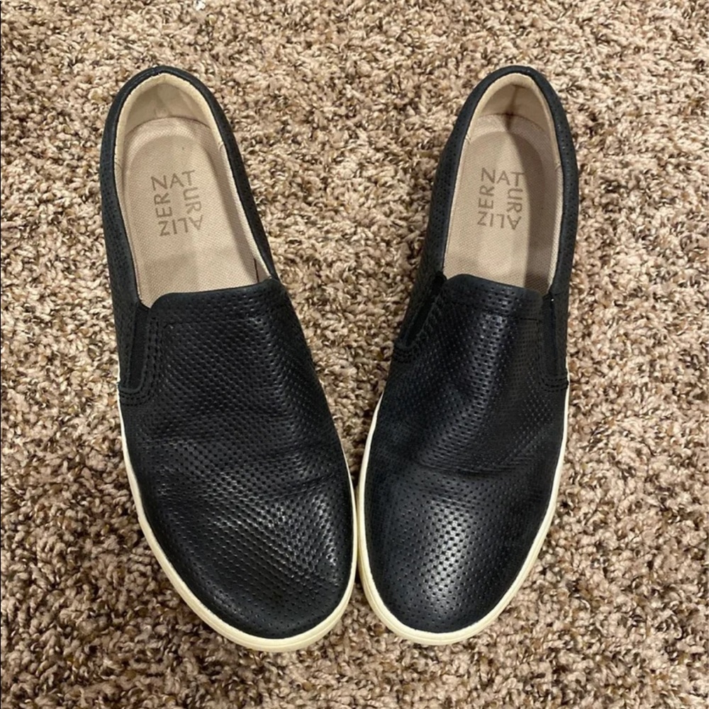Slip-On Shoes ✴️